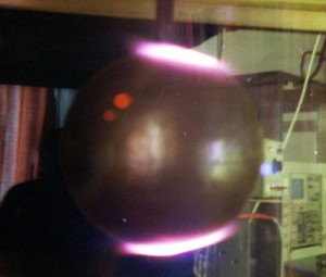 Saturn Birkeland experiment - Saturn light.jpg