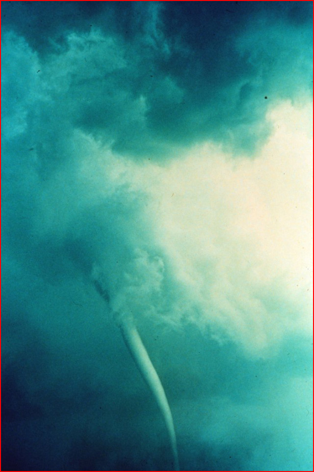 041013tornado-electric-discharge.jpg