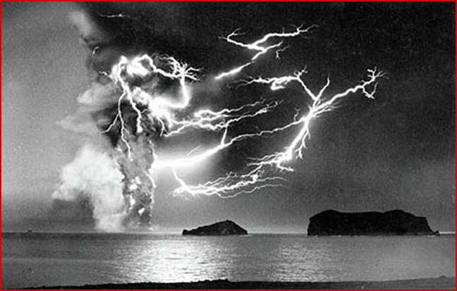 iceland volcano lightning pictures. Iceland volcanic eruption.