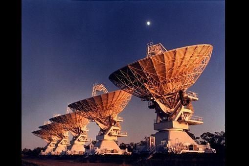 Domingos - Trocar ideias s/ teoria do Universo Elétrico - Página 2 Radio-telescopes-in-New-South-Wales-AU