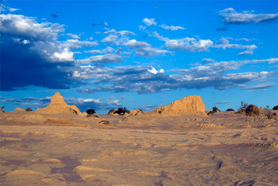 Lake Mungo's 'Walls of China' lunettes