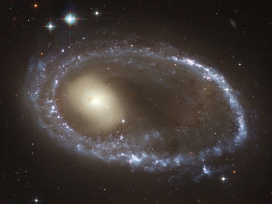 Galaxy AM 0644-741