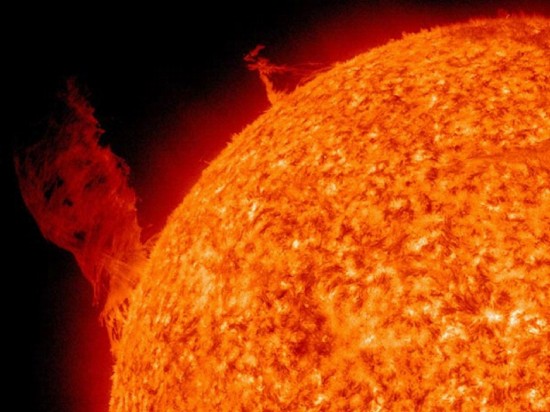 A plasma vortex spins cross the Sun