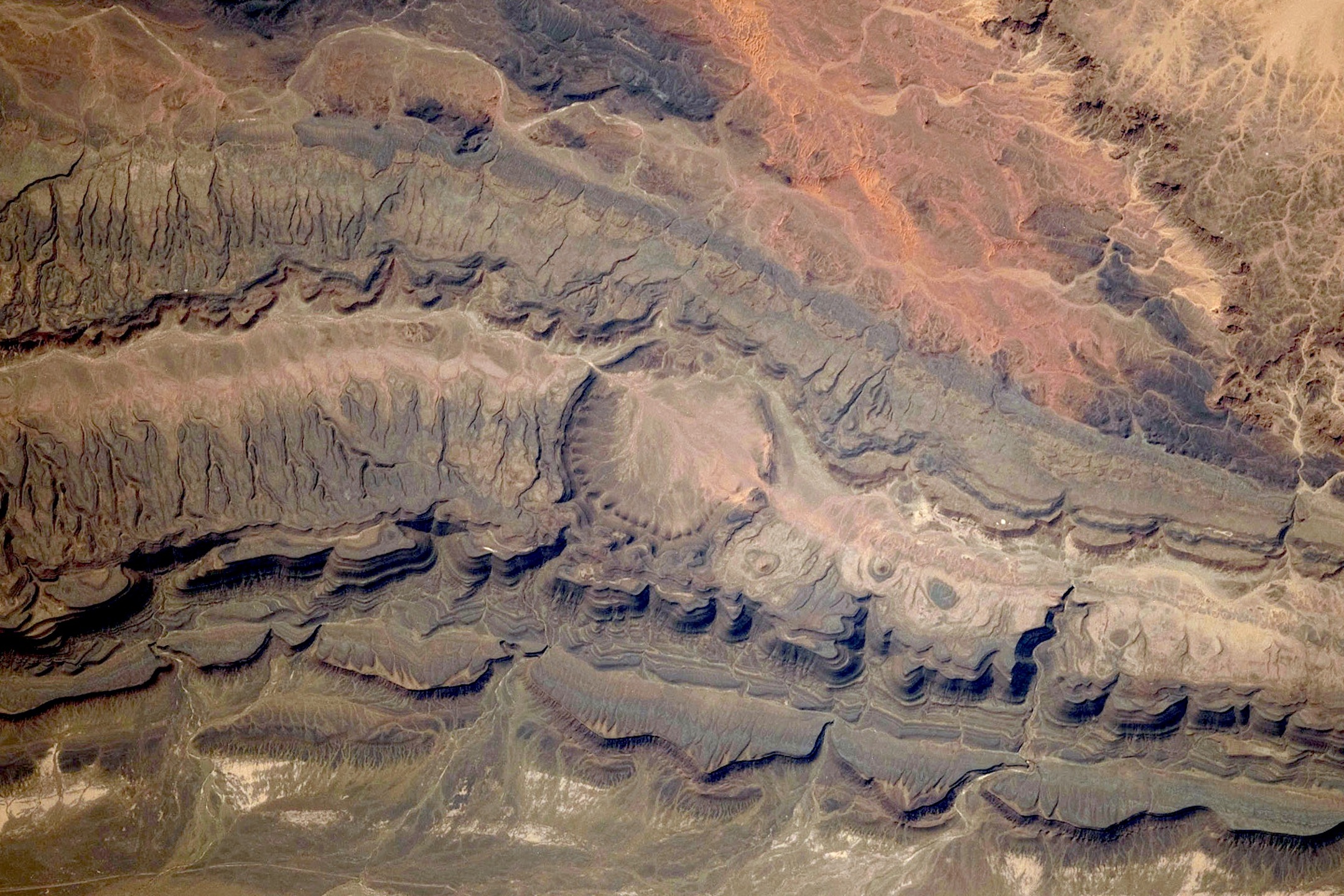 Oarkziz crater, Algeria