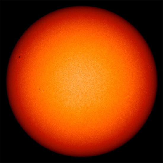 Latest image of the quiet Sun from the Solar Dynamics Observatory (SDO) satellite (March 25, 2013). Credit: ESA/NASA