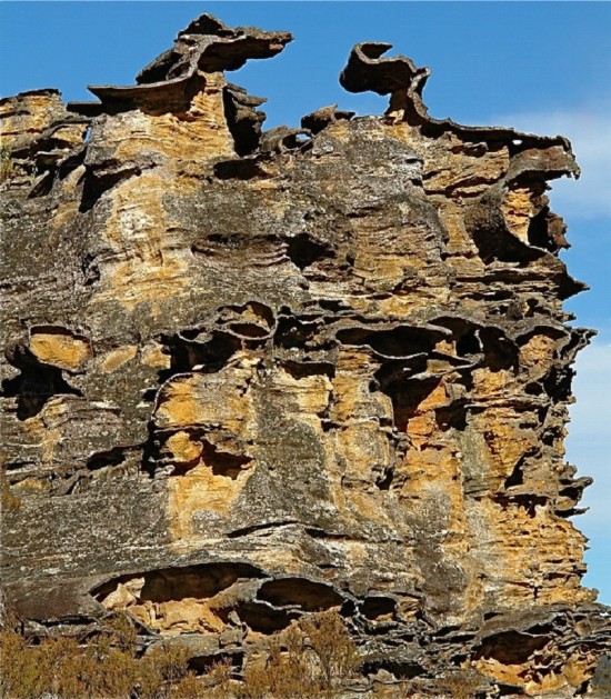 "Pagoda" formation in Gooches crater. Credit: Garry Maxfield.
