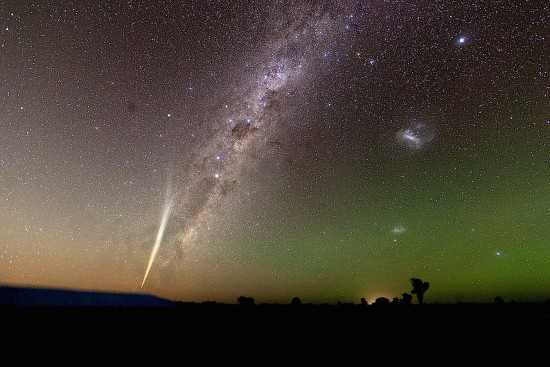 Comet_Lovejoy_2011_Milky_Way_Wide_Field
