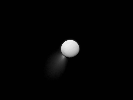 Vapor plumes on Enceladus. Credit: NASA/JPL
